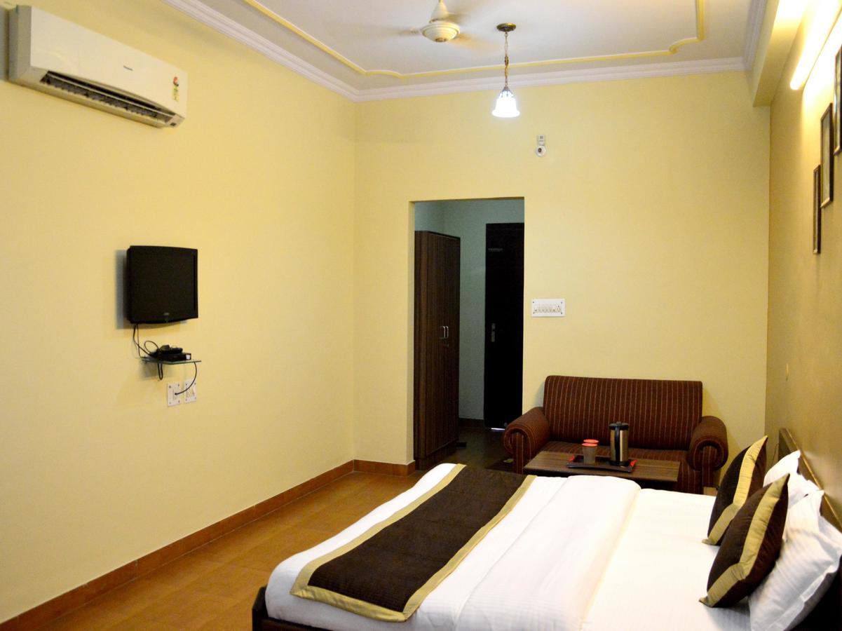 Oyo 6012 Hotel Rockwell Dzsaipur Kültér fotó